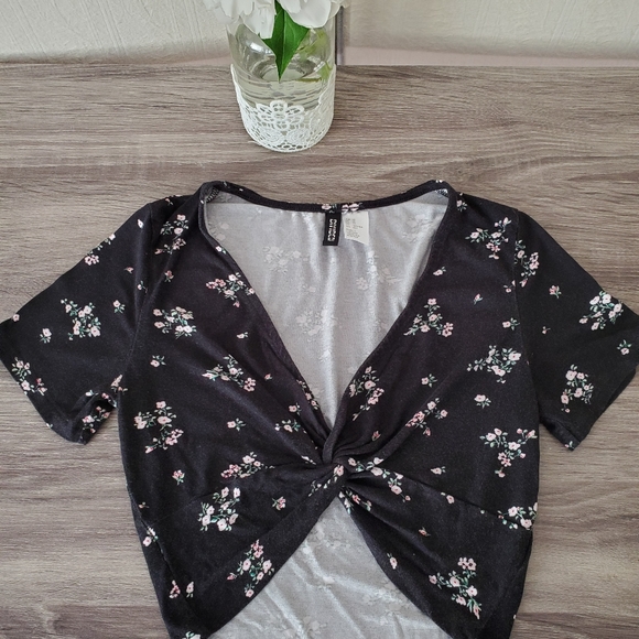 🌺 3 for 15 🌺  Crop Tops - Picture 5 of 5